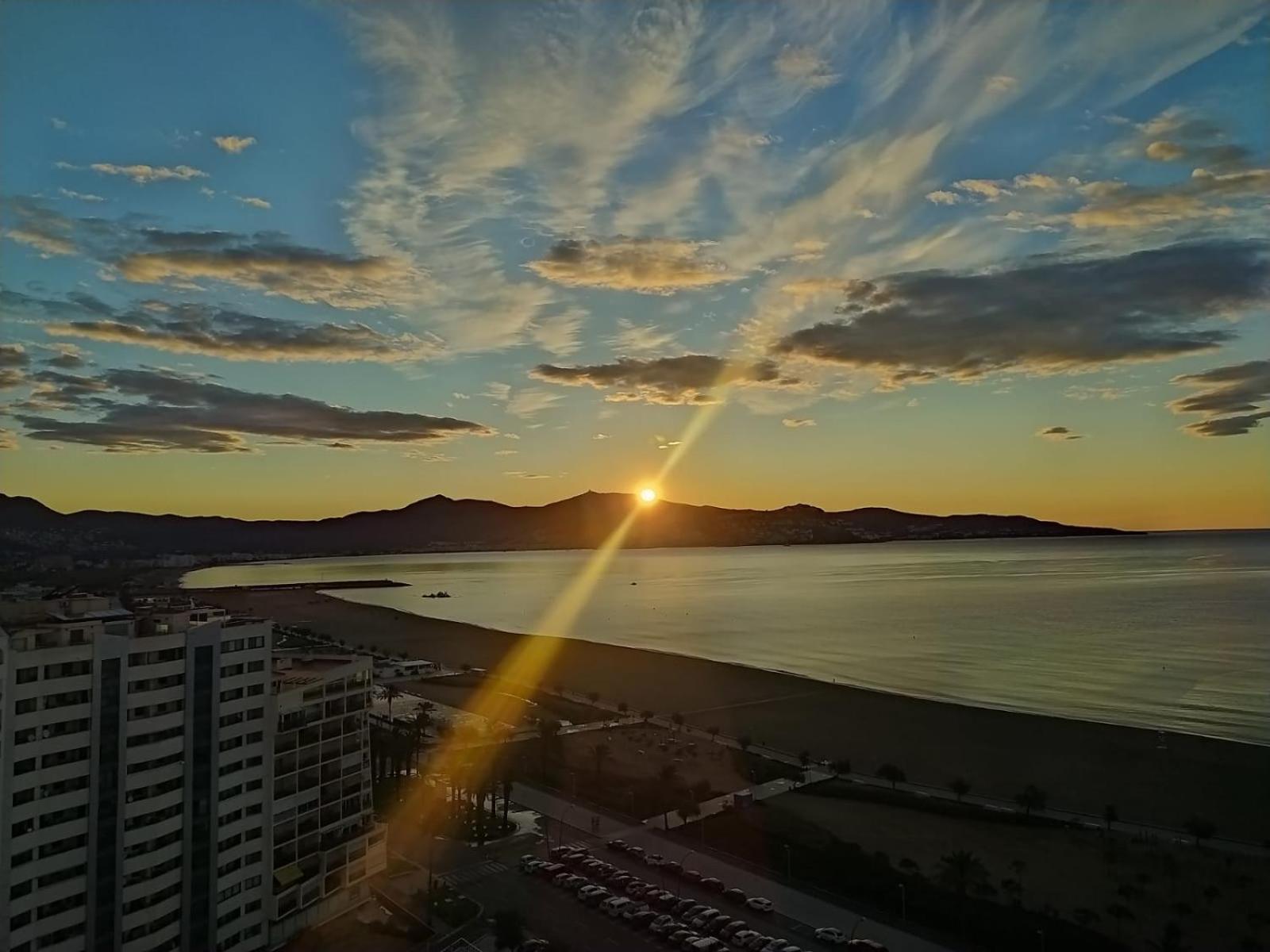 Apartamento Vistas Al Mar Aire Acondicionado Wifi Empuriabrava Kültér fotó